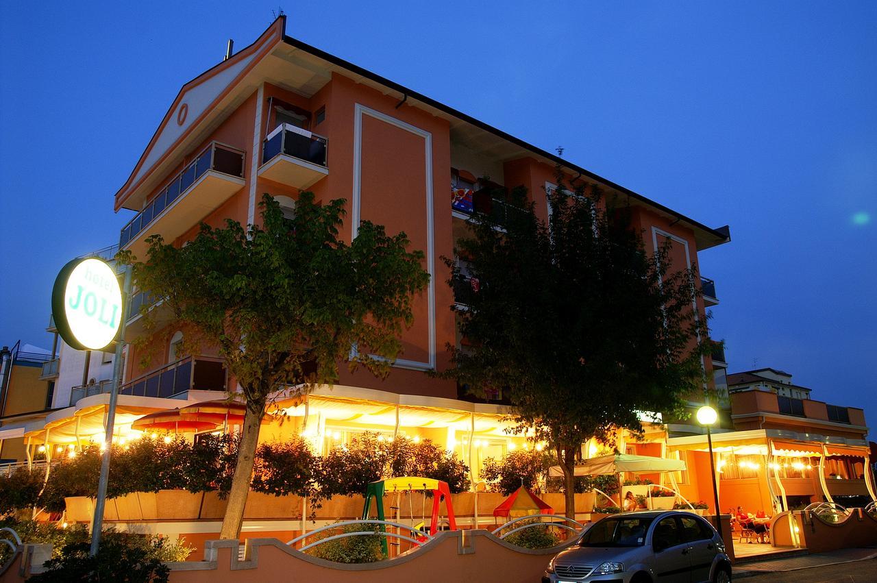 Hotel Joli 切塞纳蒂科 外观 照片
